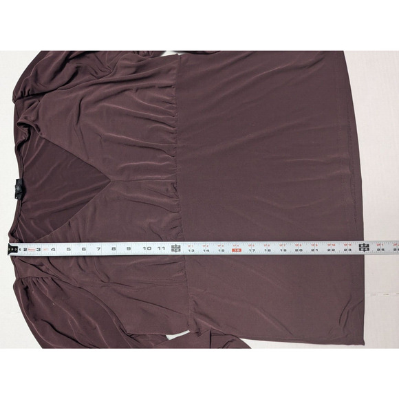 Torrid V Neck Size 1 Dark Red Quarter Sleeve Shirred Top 3/4 blouson sleeves - Picture 3 of 7